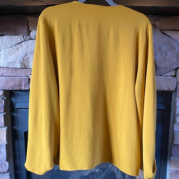 ☀️🌻 Mustard Blouse 🌻☀️ - Picture 2 of 5